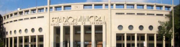 estadio pacaembu anos 80 90 Estádio Municipal Paulo Machado de Carvalho (estádio do Pacaembu) pintado e restaurado com Suvinil.