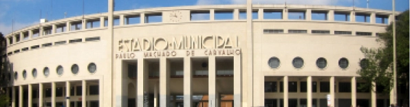 estadio pacaembu anos 80 90 Estádio Municipal Paulo Machado de Carvalho (estádio do Pacaembu) pintado e restaurado com Suvinil.