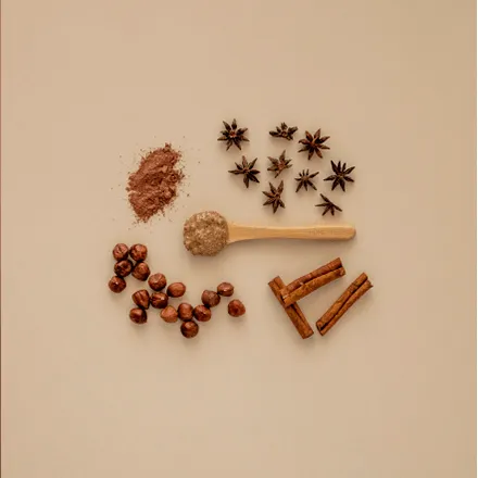 cor suvinil amendoim Parede pintada com a cor Suvinil Amendoim.